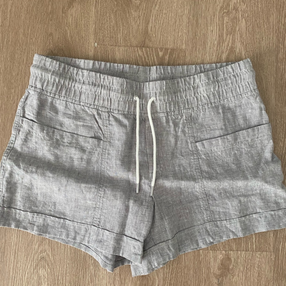 Iinen Athleta shorts!